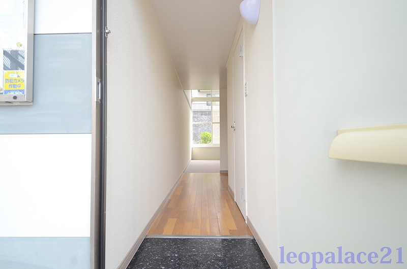 レオパレスＢｏｎｈｅｕｒⅡ 玄関