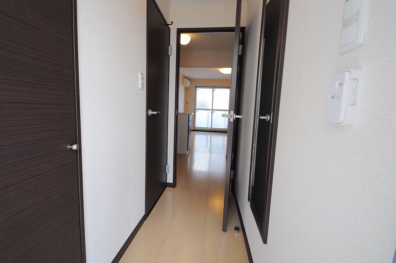 レオネクストエイザ 玄関