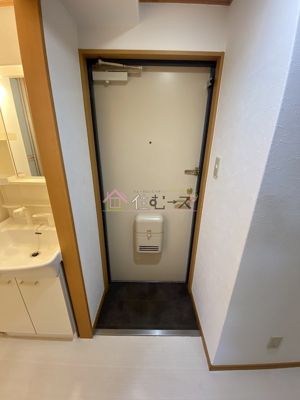 ドゥエリング成育 玄関