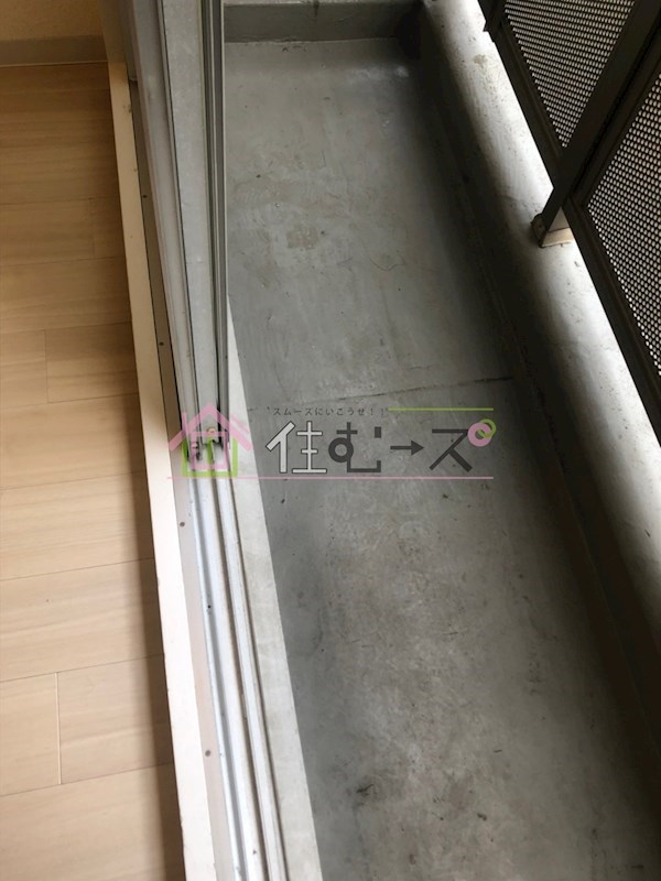 新大阪ハイツ ベランダ