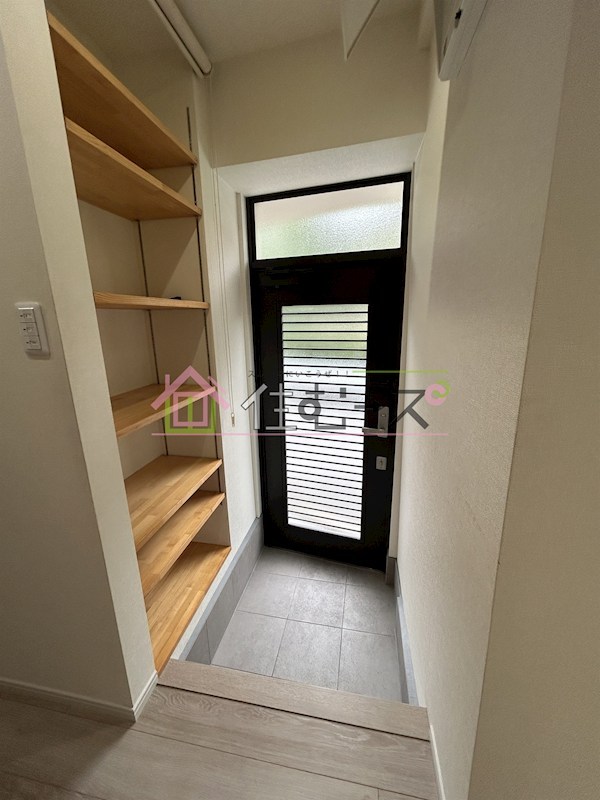 西今川貸家 玄関