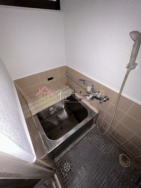 今川連棟西端 風呂画像