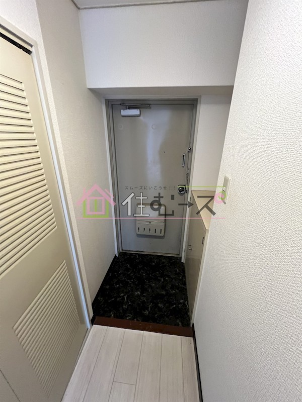 コボリマンション新大阪 玄関