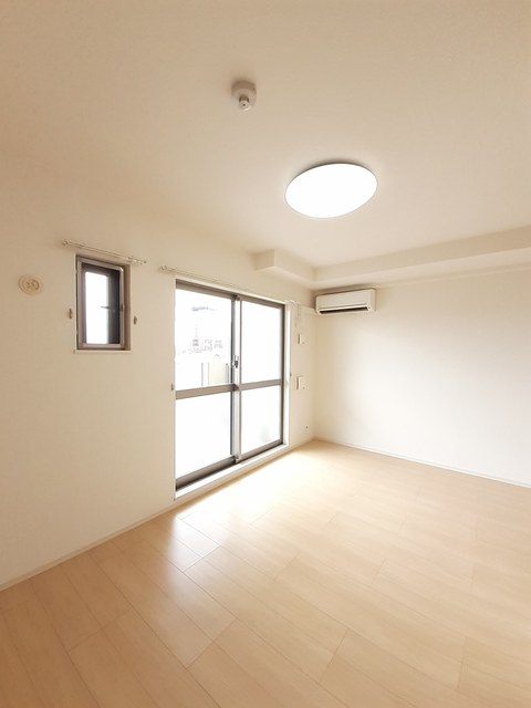 エテルノ　りんくう リビング