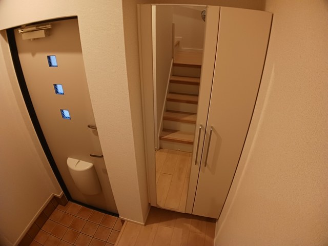 ニューフォレスト北野 玄関