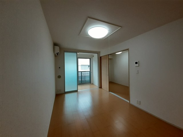 フレイム　ガーデン リビング