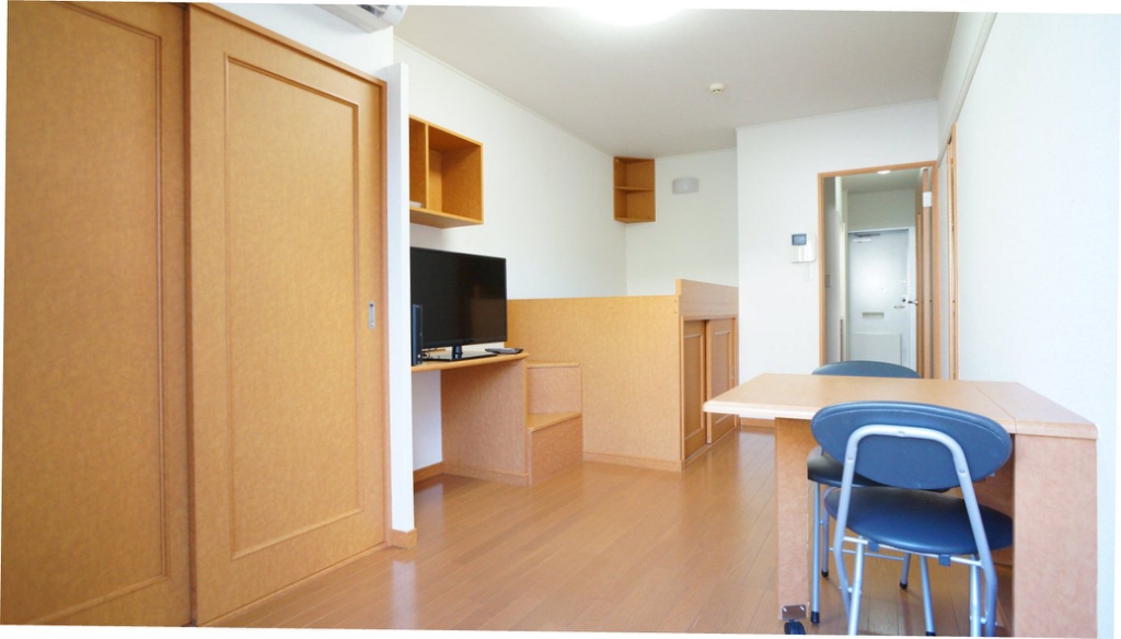 レオパレス北巽駅北 リビング