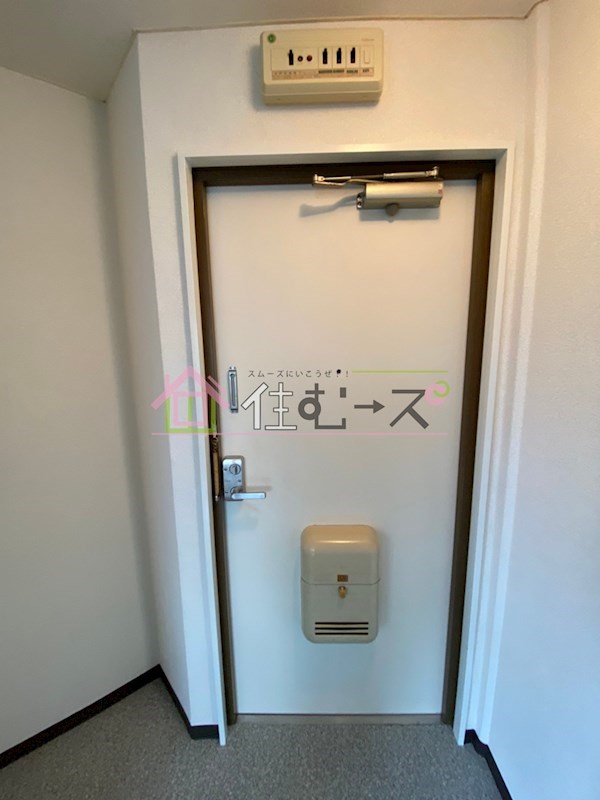 メゾンブランシェ1番館 玄関