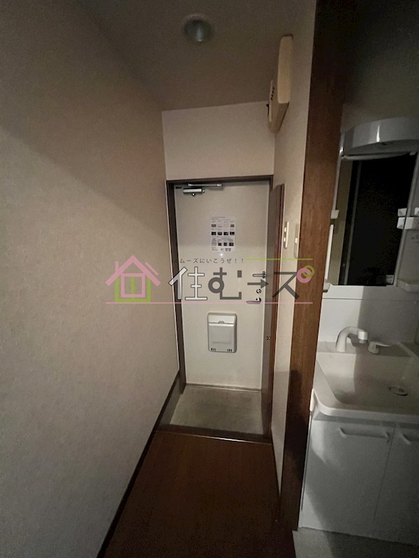 アンプルール　フェール　ドミール 玄関