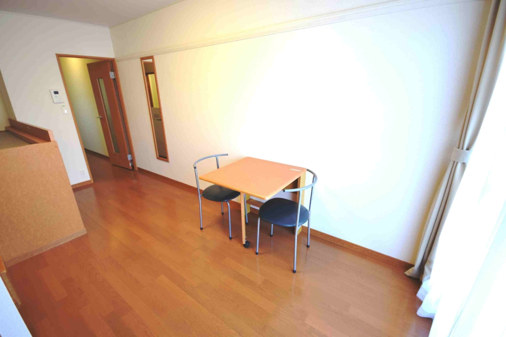 レオパレス喜連北Ⅱ 玄関