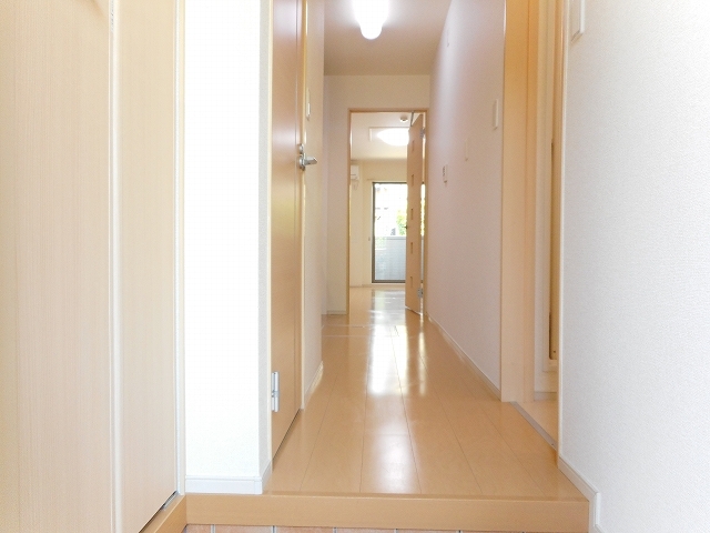 サンリット・ミナミイバラキ 玄関