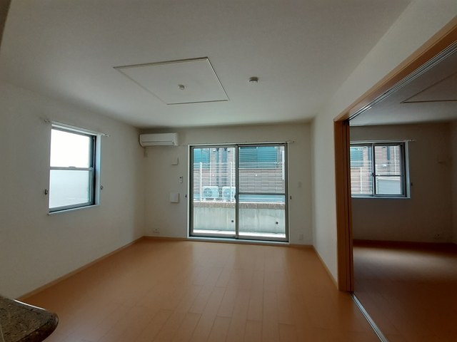 サニーレジデンス西三国Ｅ リビング