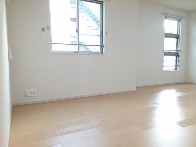 ヴィラノール加島Ⅱ リビング