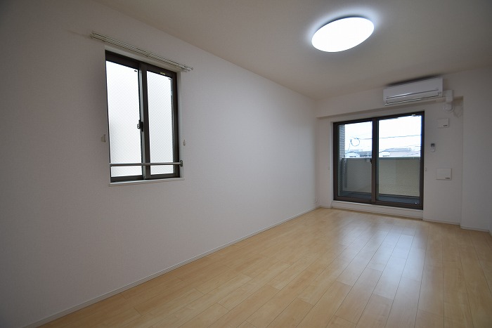 モデルノ　リヴァー リビング