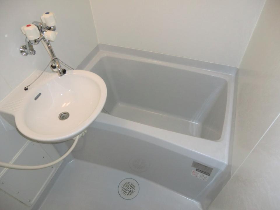 レオパレスアエデース　サクラ 風呂画像