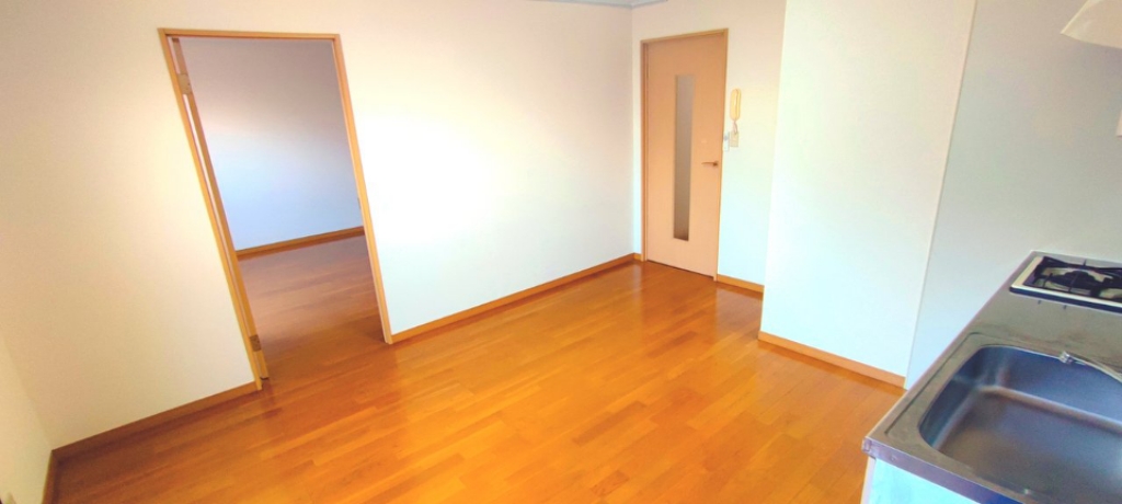 レオパレス中井町３ リビング