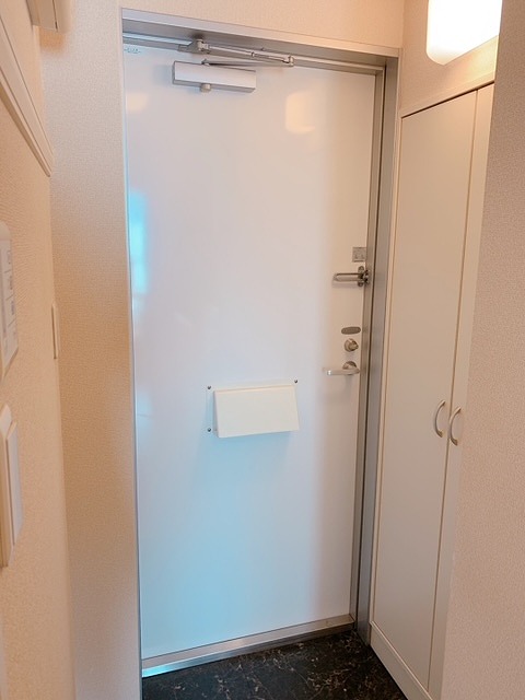 レオパレスグリーンアンバー 玄関