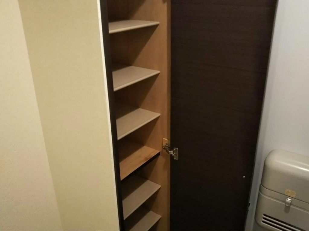 レオネクストＳＡＫＡＥ西淡路 玄関