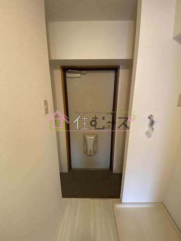 ドミール桜川 玄関