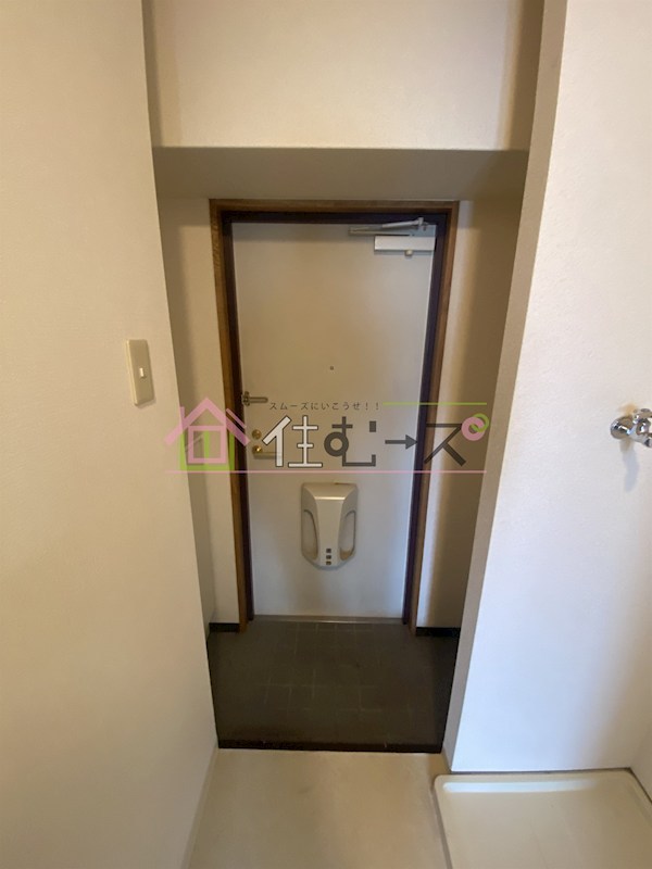 ドミール桜川 玄関