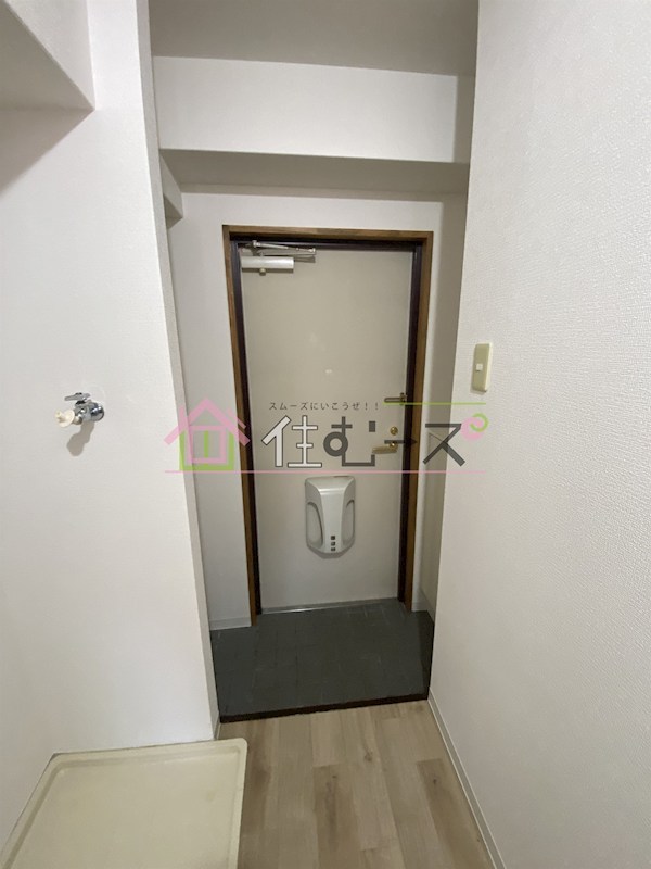 ドミール桜川 玄関