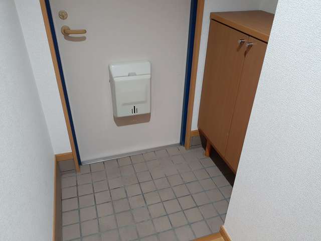 マーベラス　コンドミニアム 玄関