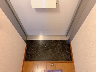 レオパレス政木 玄関