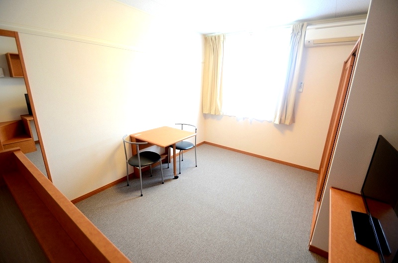 レオパレスシャルム リビング