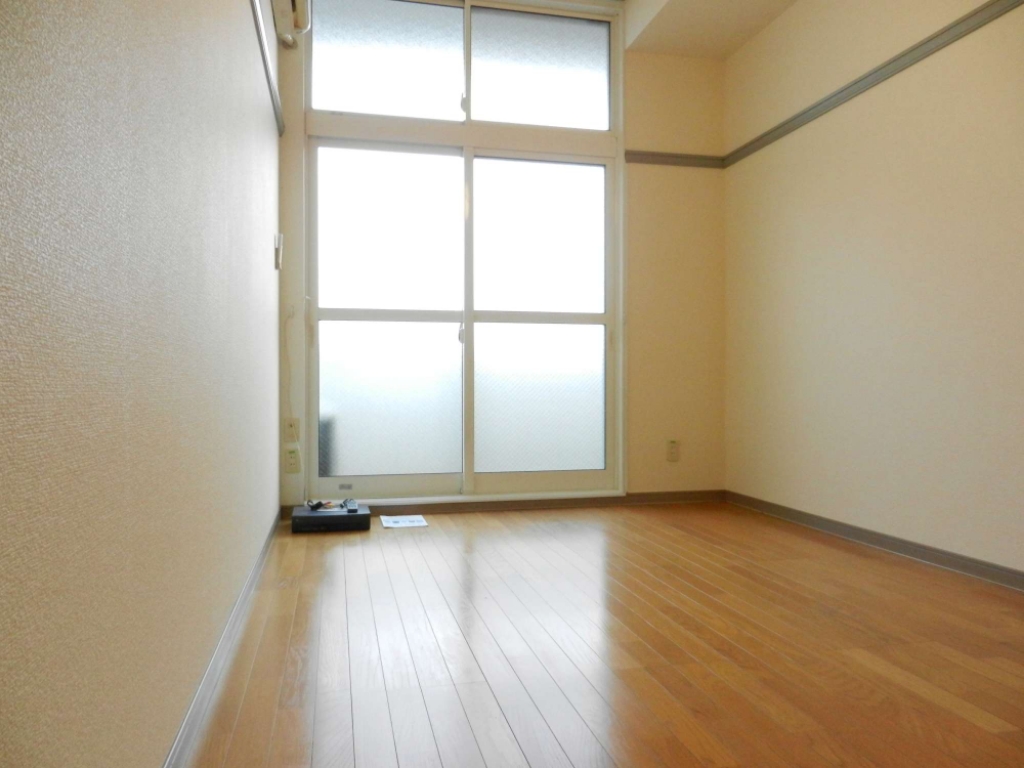 レオパレス友集日 リビング