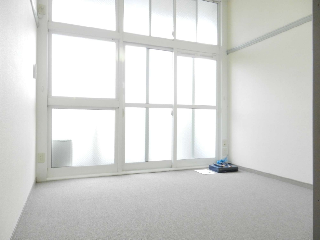 レオパレス友集日 リビング