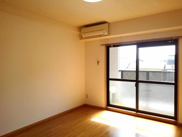 サウス高安 リビング