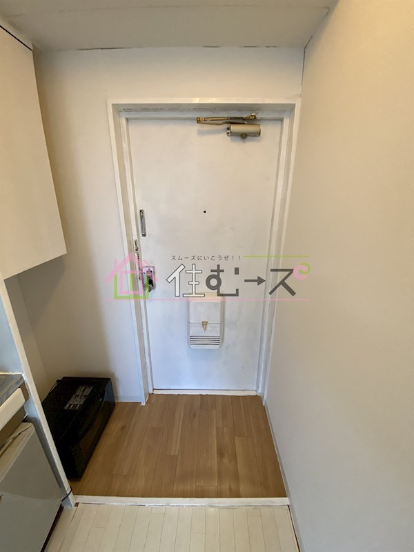 メゾンルリエル 玄関