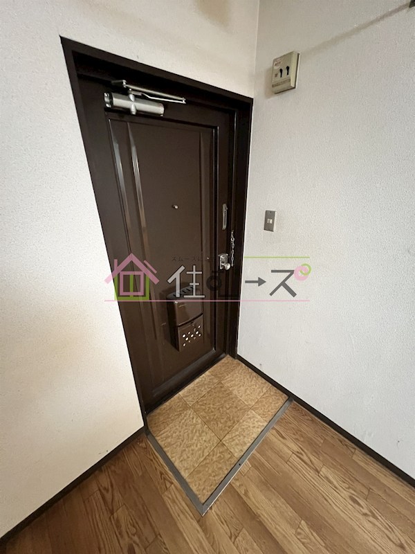 フォレストゲート岸里東 玄関