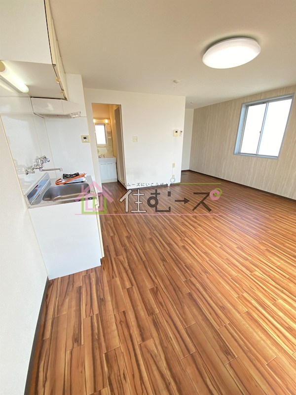 エソールビル リビング