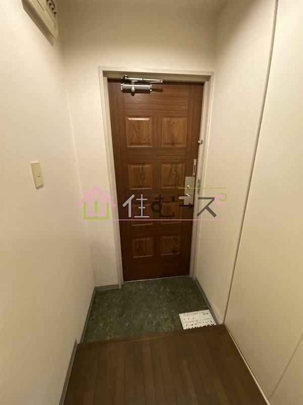 パラドール北加賀屋 玄関