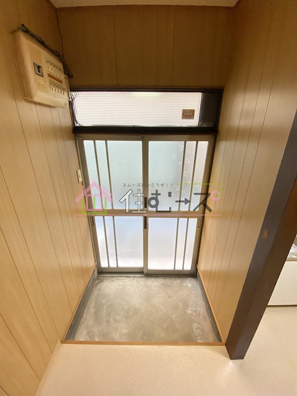 御崎1-9-29貸家 玄関