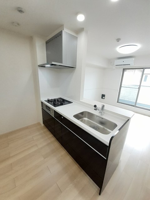 アット横小路 キッチン