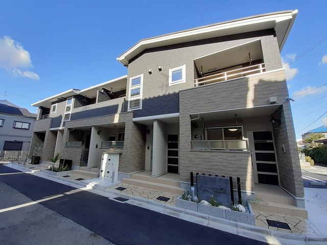 パール・トゥ・シャイン恵梨 外観