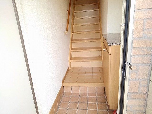 ヴィオラ東多田弐番館 玄関