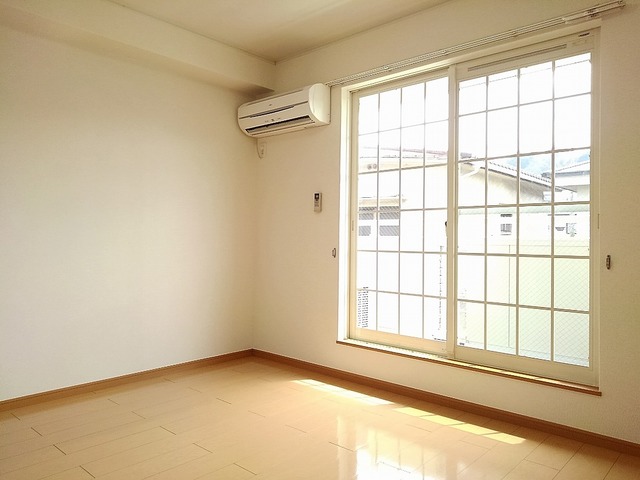 ヴィオラ東多田弐番館 リビング