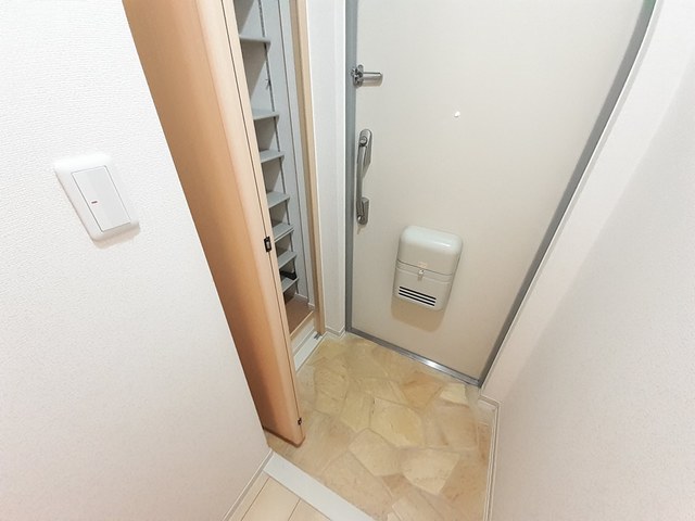 カーサ　セレーナ 玄関