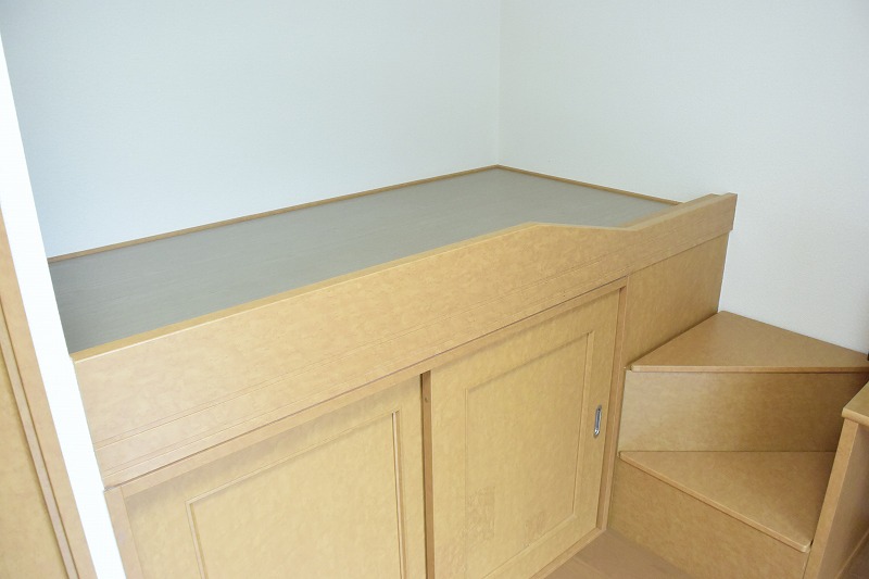 レオパレスＩＭＡＧＯⅢ ベッドルーム