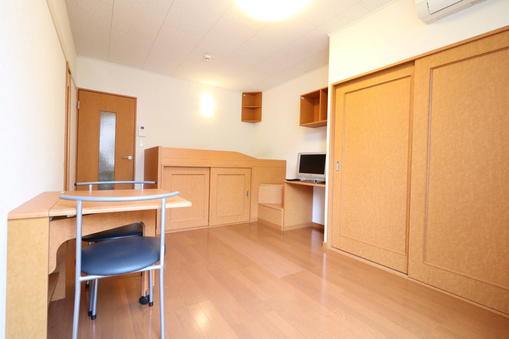 レオパレス新家 ベッドルーム