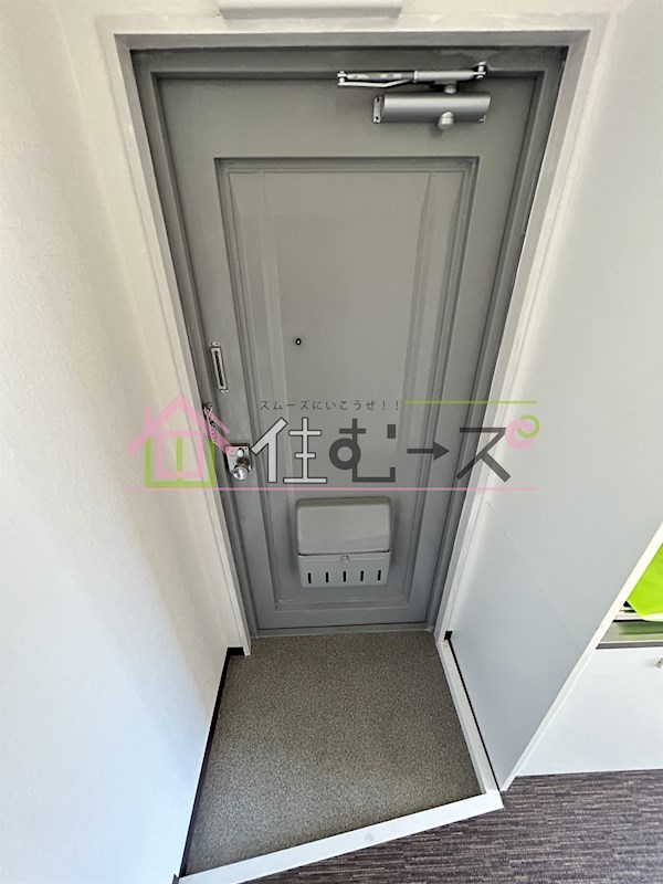 ニューパレス北加賀屋 玄関