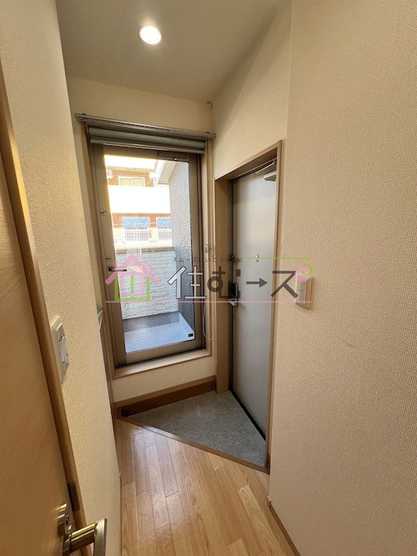 レジア小路 玄関