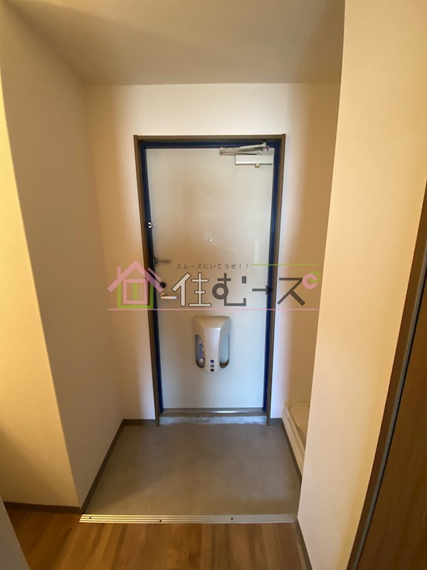 プレミアム新福島 玄関