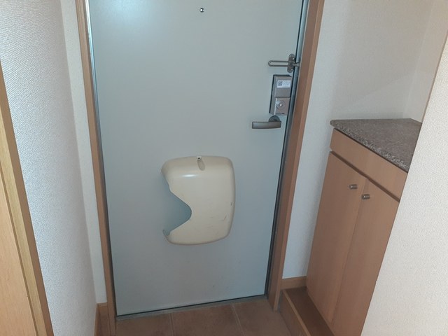 フィオーレ・ガーデン 玄関