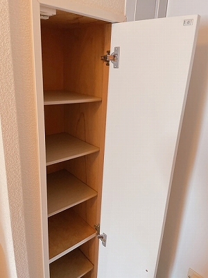 レオパレスサン　フィールド 玄関