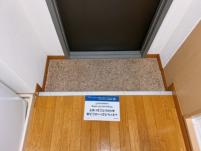 レオパレスドミール 玄関