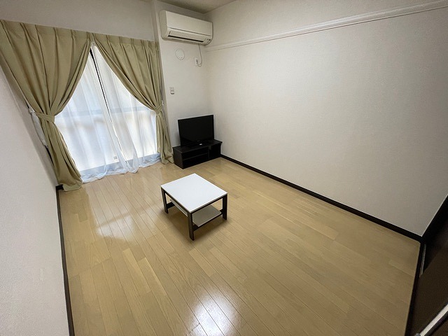 レオネクストラ　メイジュ天神橋 リビング